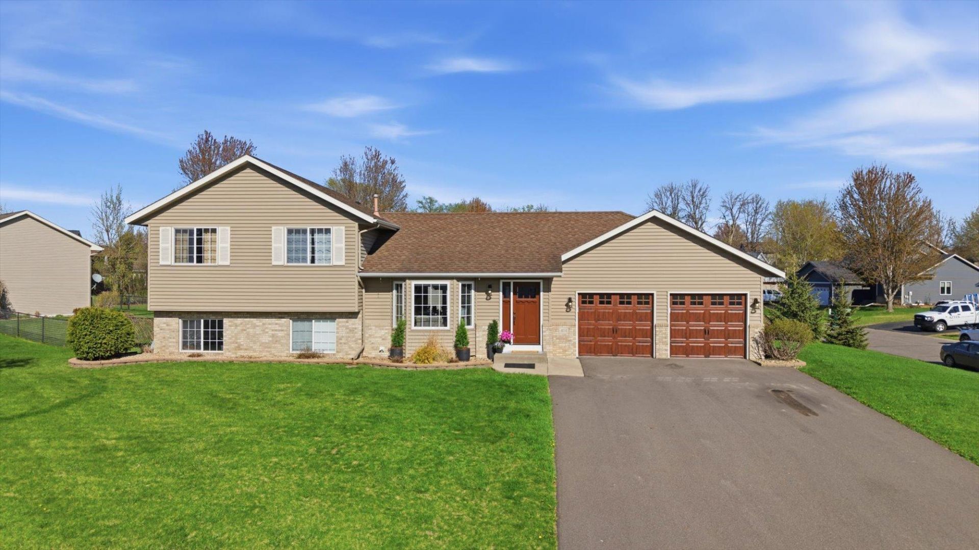 414 Maple Knoll Way Nw, Saint Michael, MN 55376 Main Photo