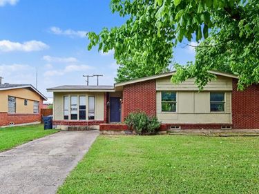2333 S Lockhart Avenue, Dallas, TX 75228