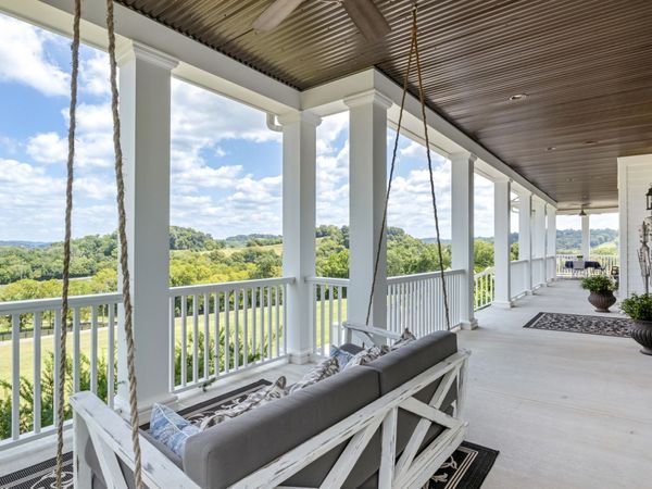 1935 Thompson Station Rd W, Thompsons Station, TN 37179
