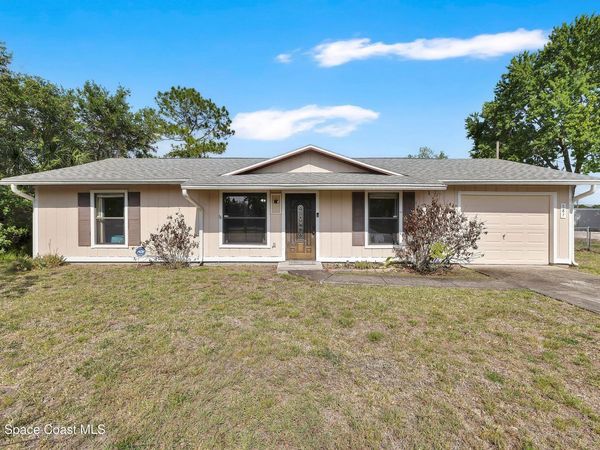 587 Tasco Avenue SW , Palm Bay, FL 32908