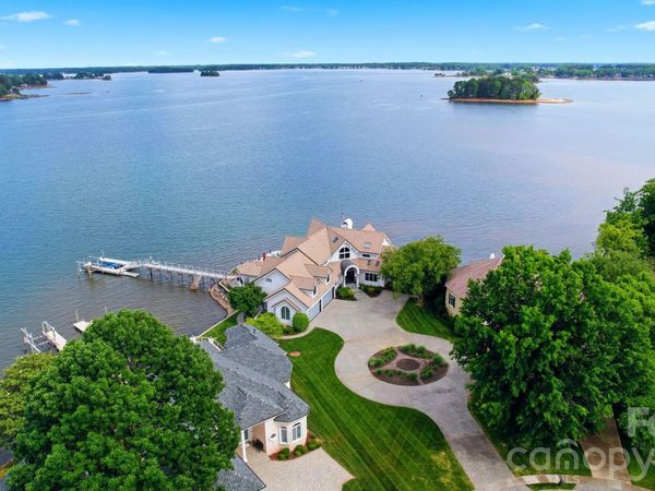 3386 Governors Island Drive , Denver, NC 28037