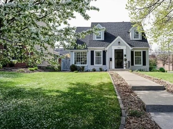 1902 Pinehurst Avenue, Saint Paul, MN 55116