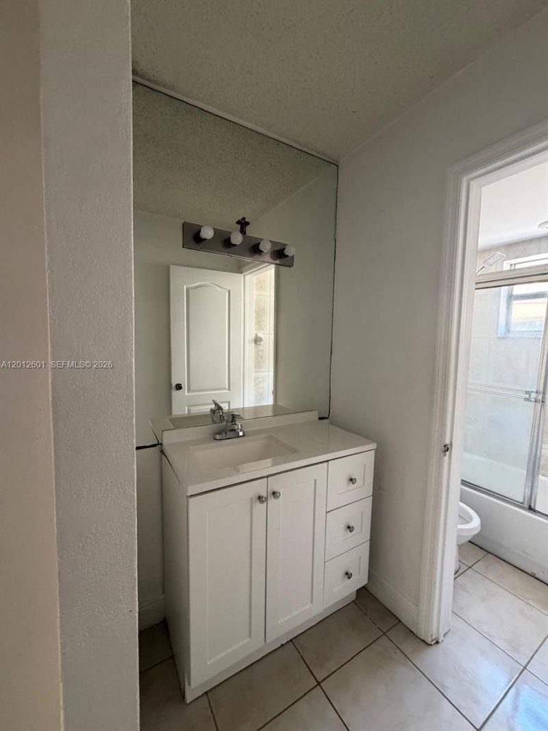 16118 NE 21st Ave, Unit 6, North Miami Beach, FL 33162 Photo