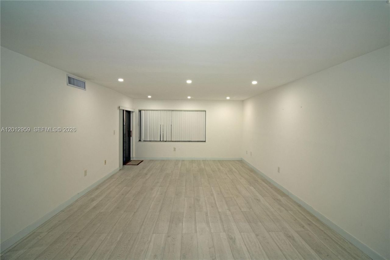 240 W Park Dr , Unit 108-4, Miami, FL 33172 Photo
