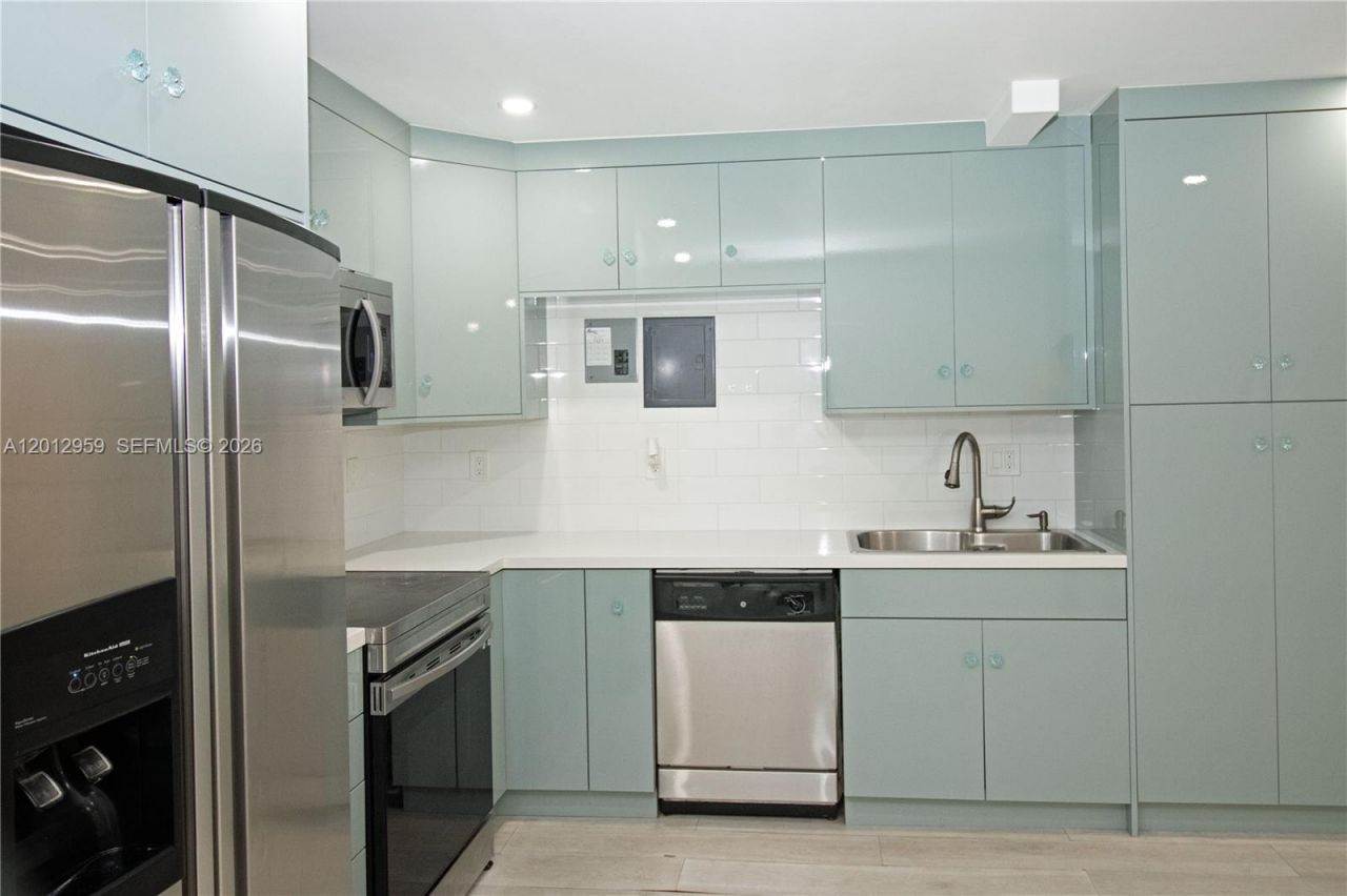 240 W Park Dr , Unit 108-4, Miami, FL 33172 Photo