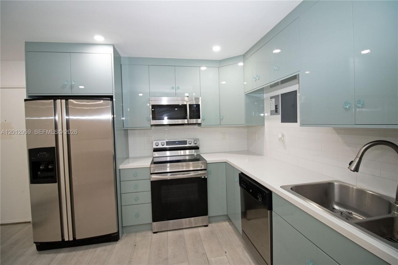 240 W Park Dr , Unit 108-4, Miami, FL 33172 Photo