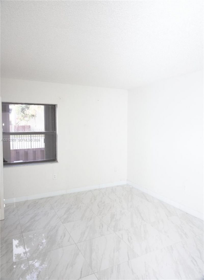 240 W Park Dr , Unit 108-4, Miami, FL 33172 Photo