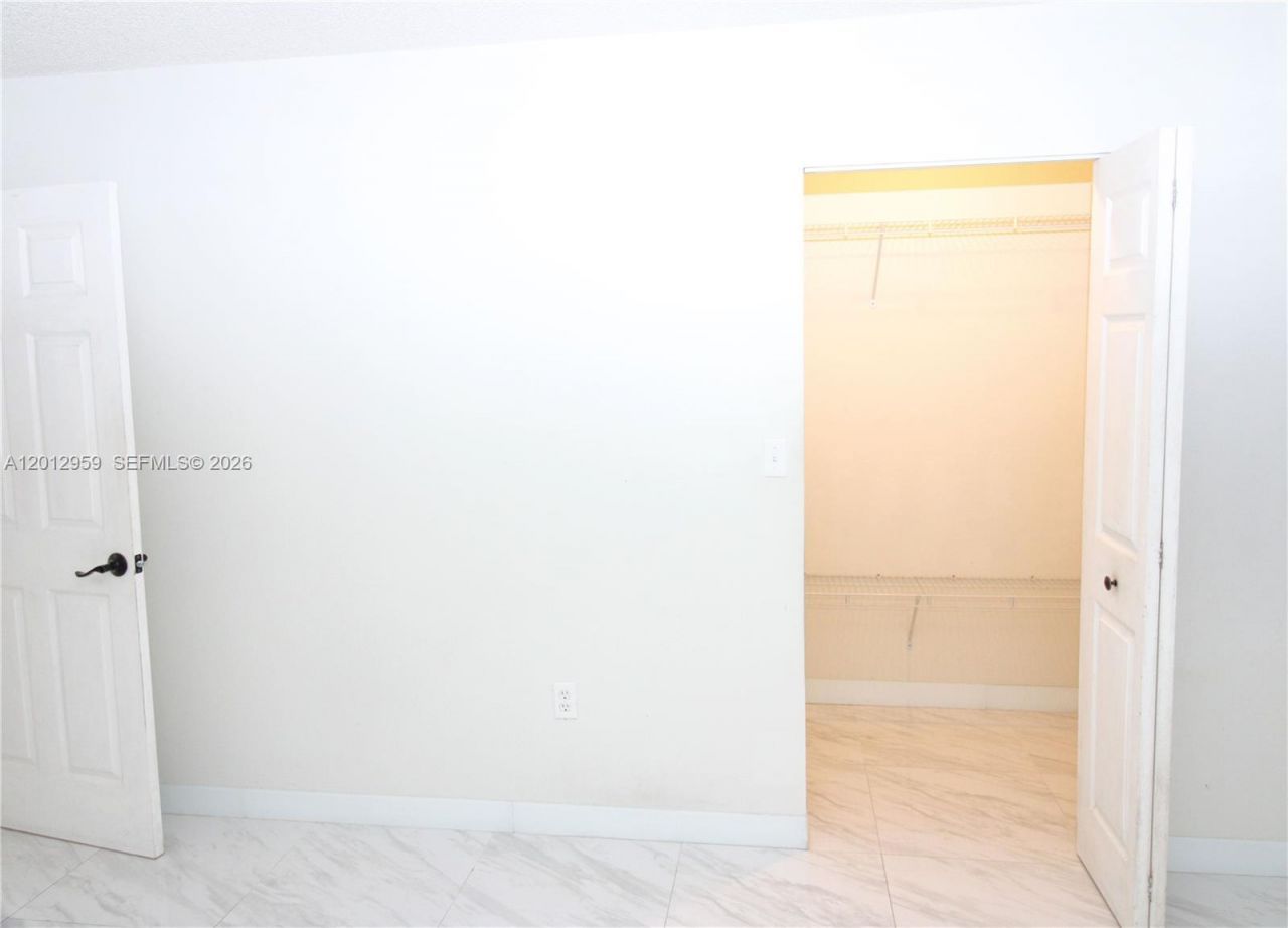 240 W Park Dr , Unit 108-4, Miami, FL 33172 Photo