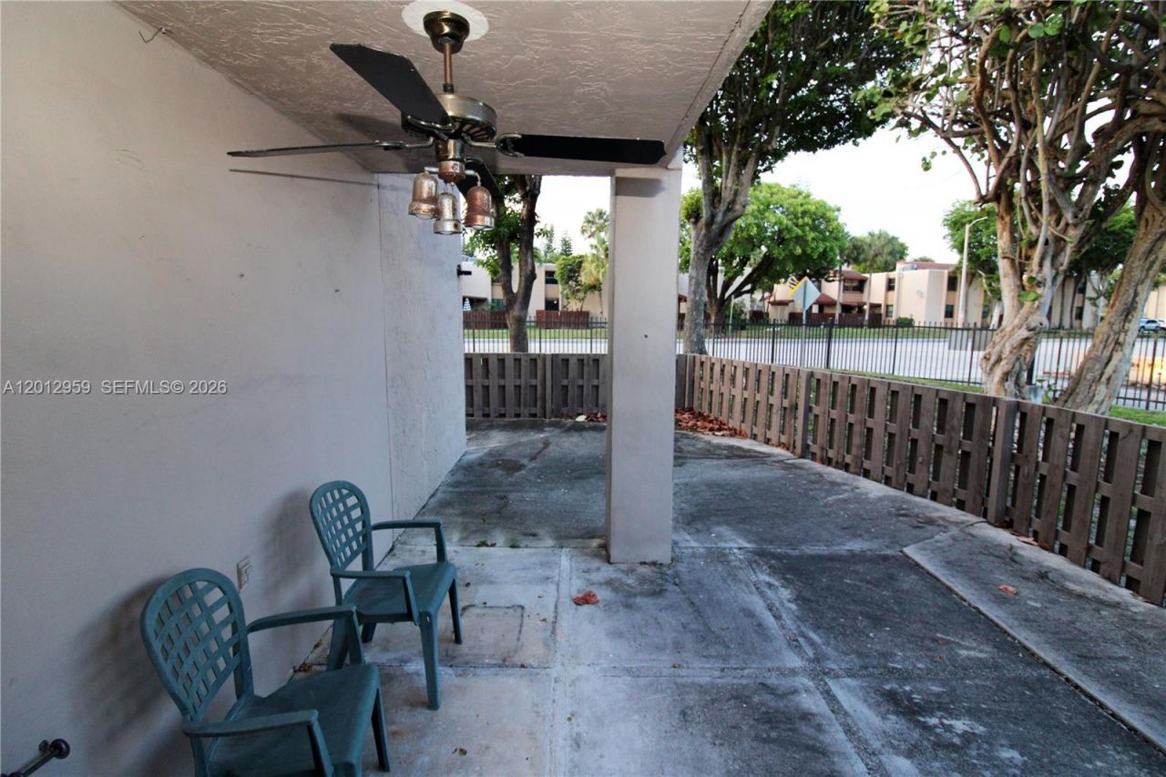 240 W Park Dr , Unit 108-4, Miami, FL 33172 Photo