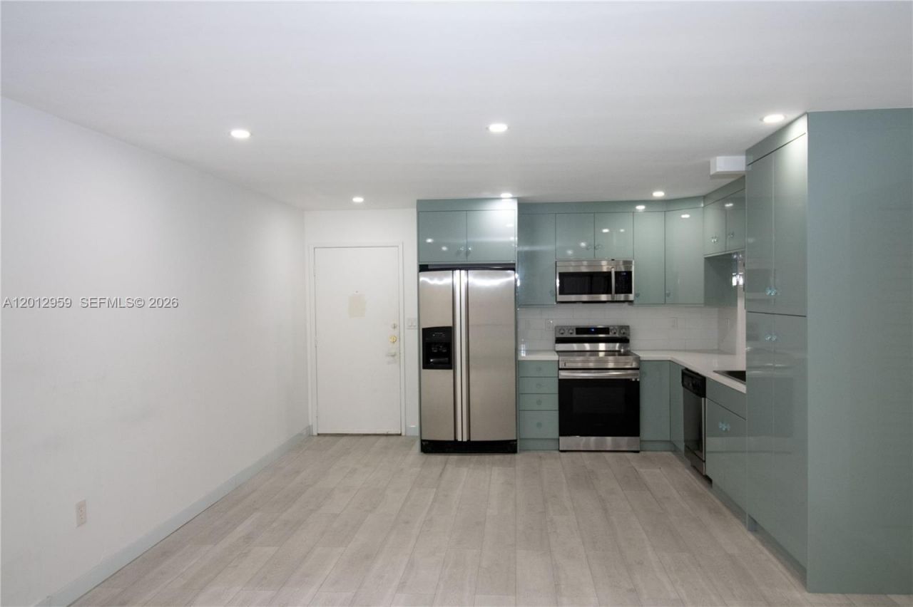 240 W Park Dr , Unit 108-4, Miami, FL 33172 Photo