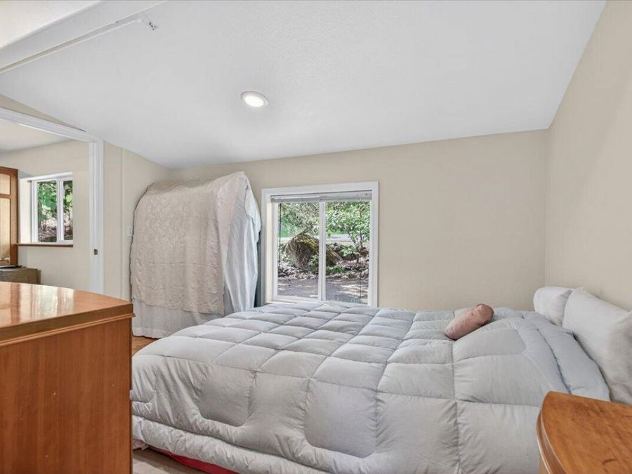 Property Image 100