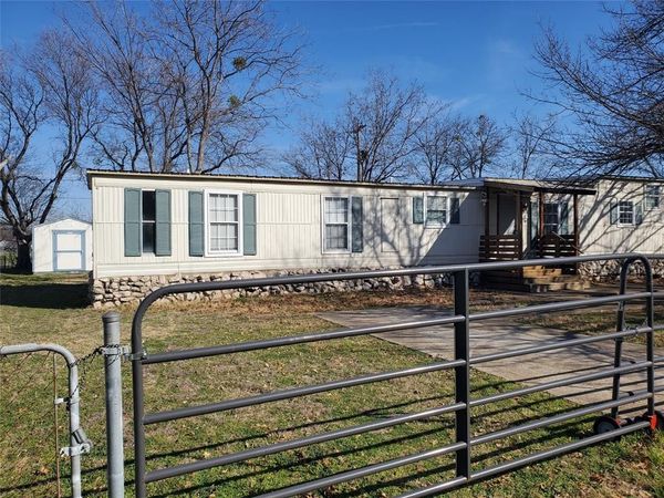 103 Hackberry Lane , Roanoke, TX 76262