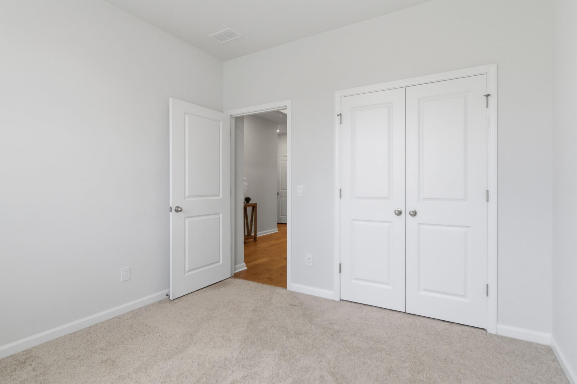 1164 Wading Point Boulevard Photo 4