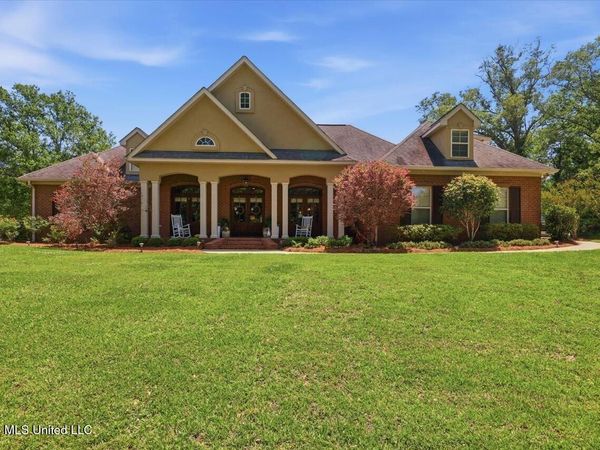 50 Bellewood Drive, Clinton, MS 39056