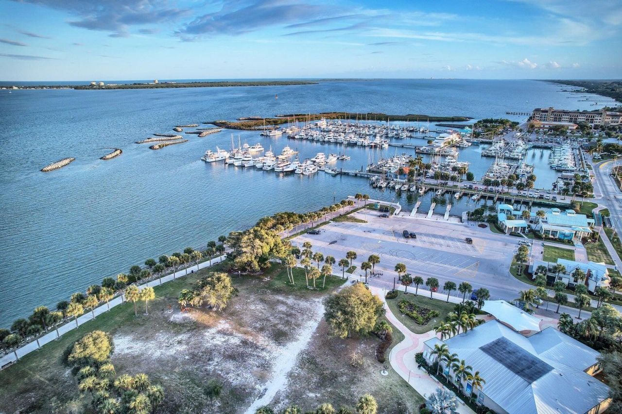 701 N Indian River Drive, Unit 105, Fort Pierce, FL 34950 Photo