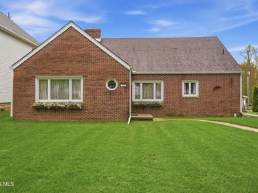 303 W Front Street, Pemberville, OH 43450