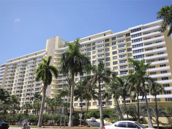 5600 Collins Ave, Unit 9E, Miami Beach, FL 33140
