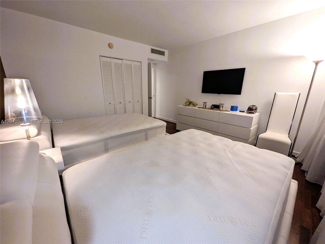 5600 Collins Ave , Unit 9E, Miami Beach, FL 33140 Photo