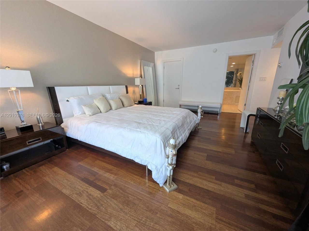 5600 Collins Ave , Unit 9E, Miami Beach, FL 33140 Photo