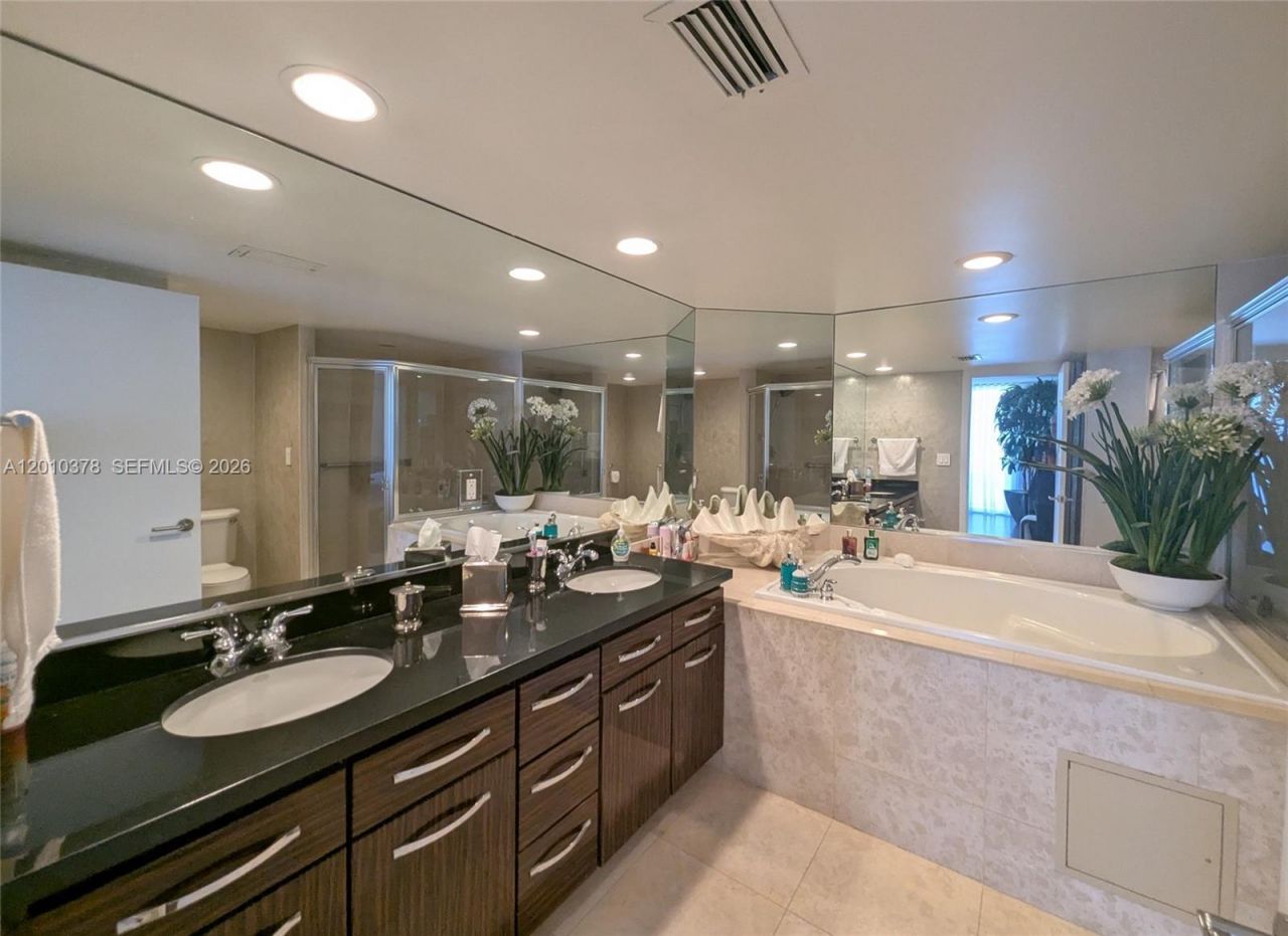 5600 Collins Ave , Unit 9E, Miami Beach, FL 33140 Photo