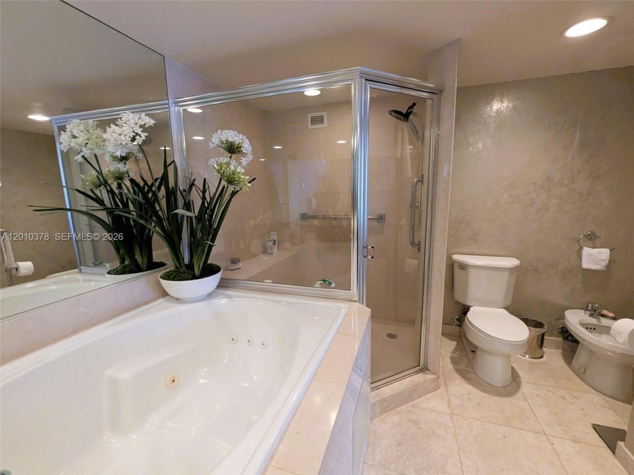 5600 Collins Ave , Unit 9E, Miami Beach, FL 33140 Photo