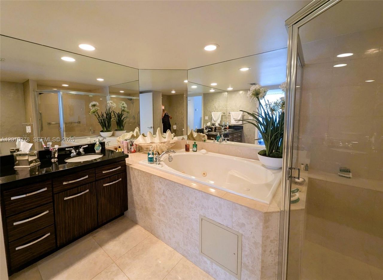 5600 Collins Ave , Unit 9E, Miami Beach, FL 33140 Photo