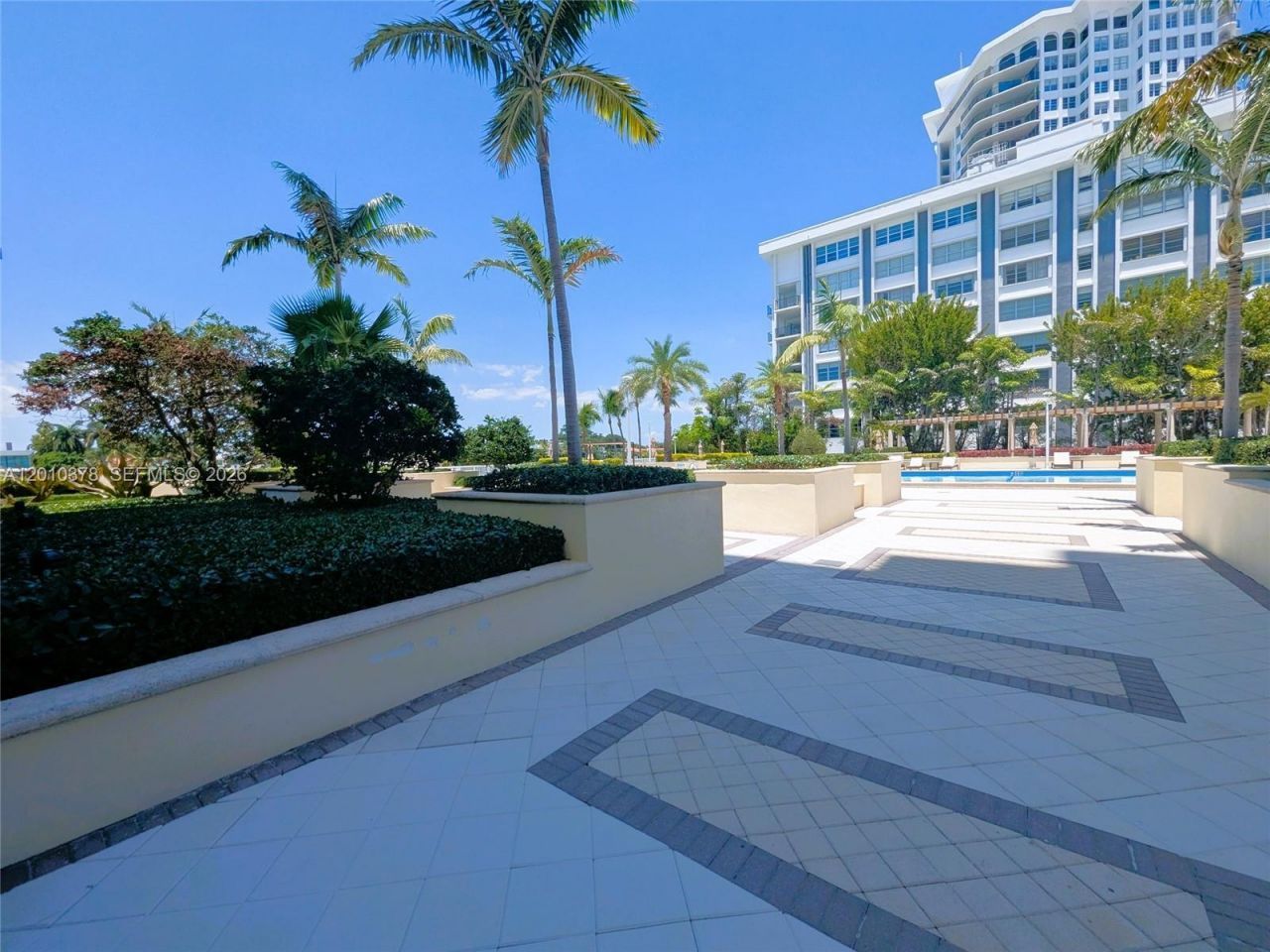 5600 Collins Ave , Unit 9E, Miami Beach, FL 33140 Photo