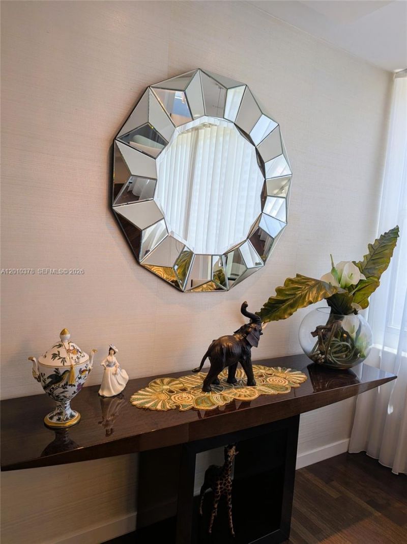 5600 Collins Ave , Unit 9E, Miami Beach, FL 33140 Photo