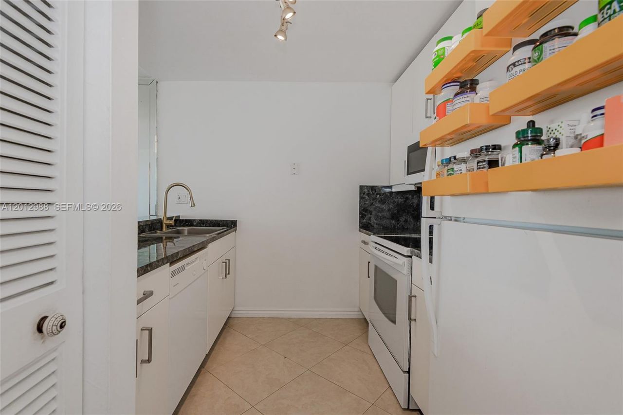 600 NE 36th St, Unit 706, Miami, FL 33137 Photo