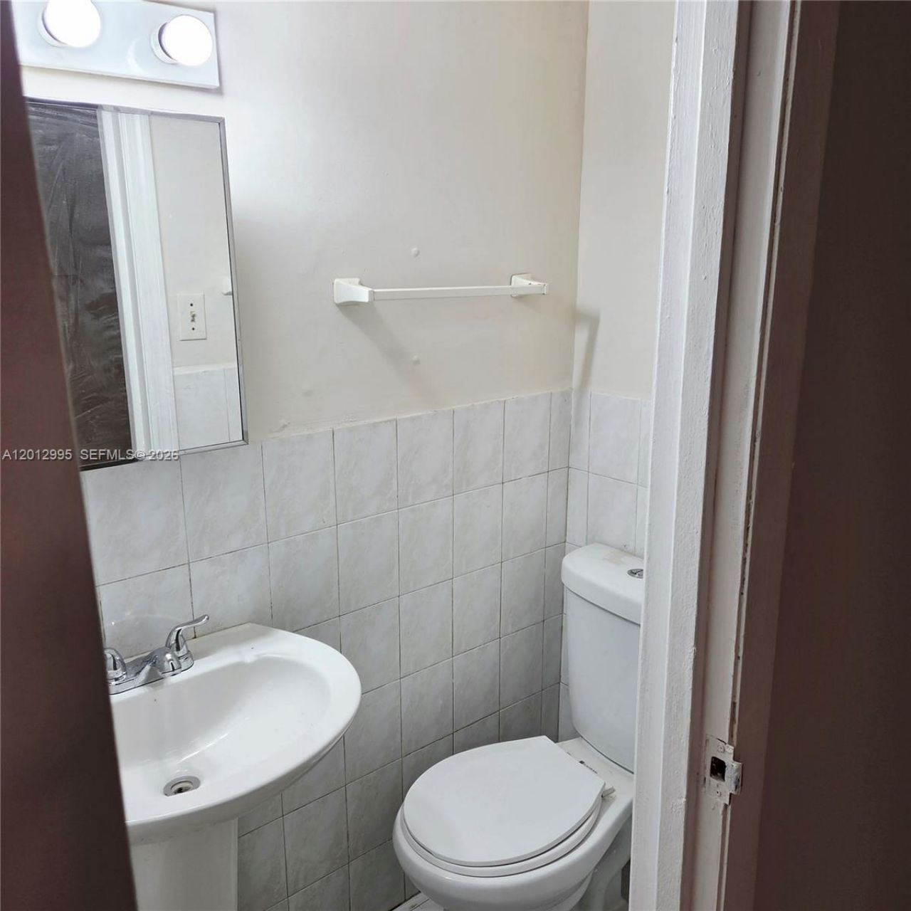 5871 NW 199th St , Unit 5871R, Hialeah, FL 33015 Photo
