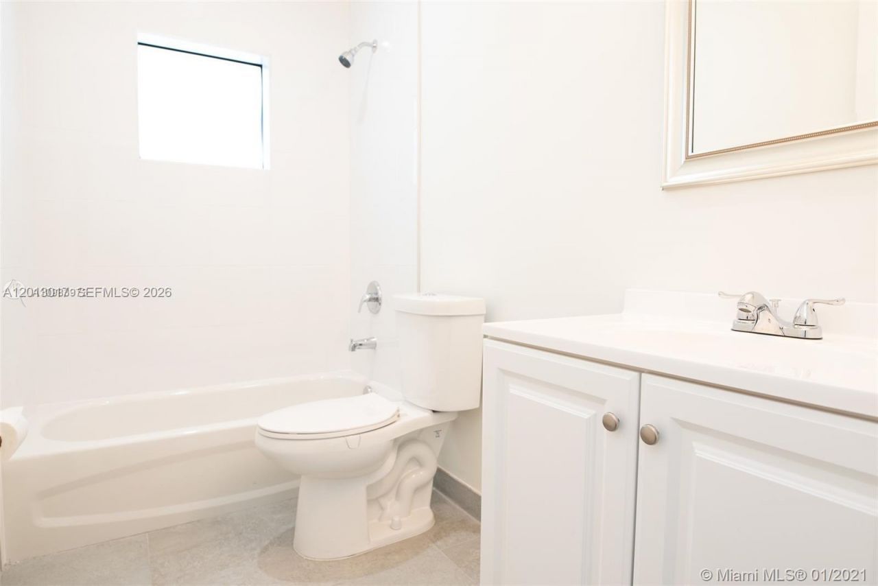 120 NE 71st St , Unit 3, Miami, FL 33138 Photo