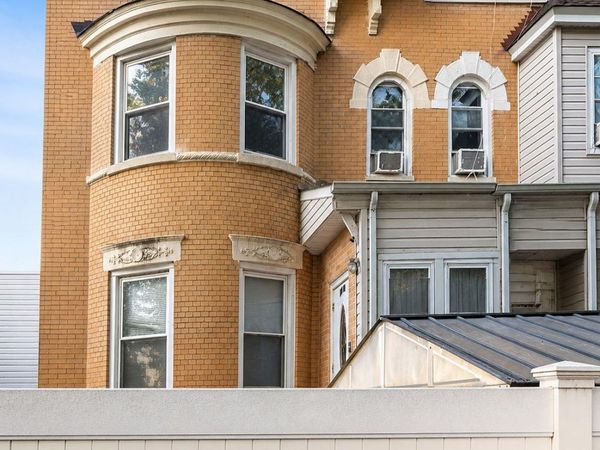 8786 115th Street , Richmond Hill, NY 11418