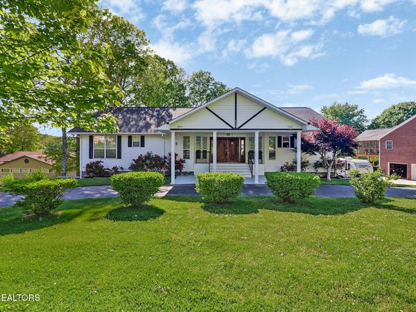 8429 Cherokee Tr, Crossville, TN 38572