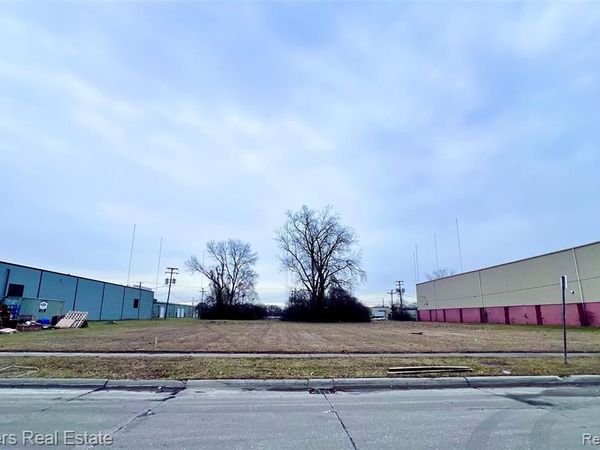 32660 Industrial Road , Garden City, MI 48135