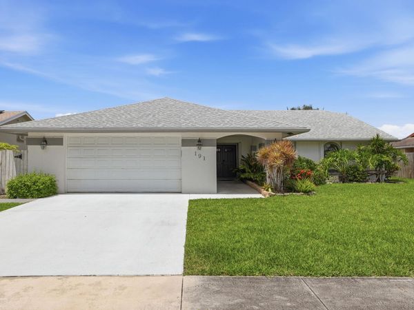 191 Parkwood Drive, Royal Palm Beach, FL 33411