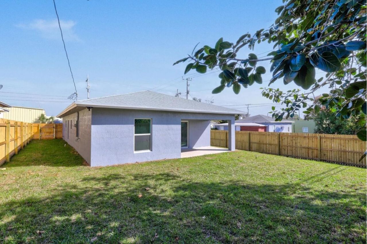 2213 Division Avenue, West Palm Beach, FL 33407 Photo