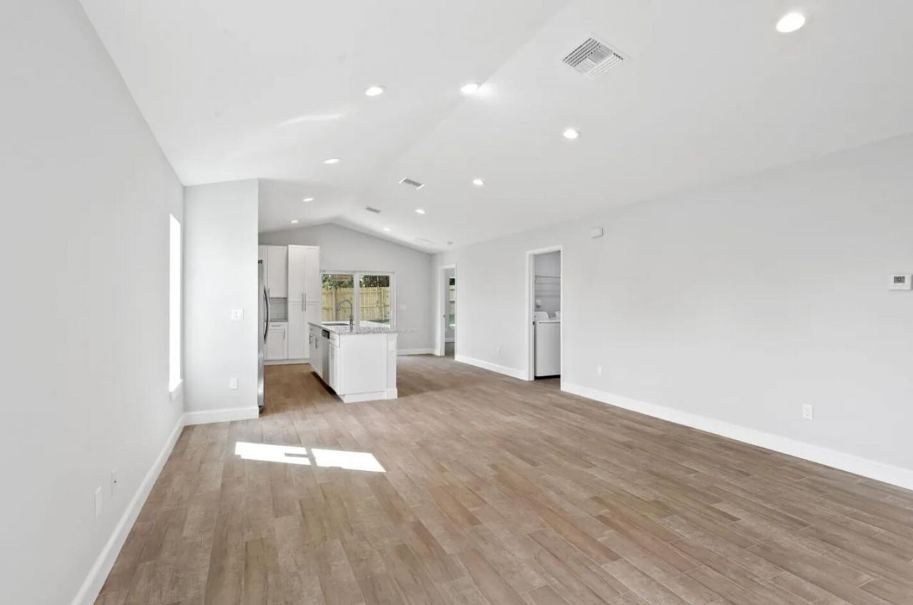 2213 Division Avenue, West Palm Beach, FL 33407 Photo