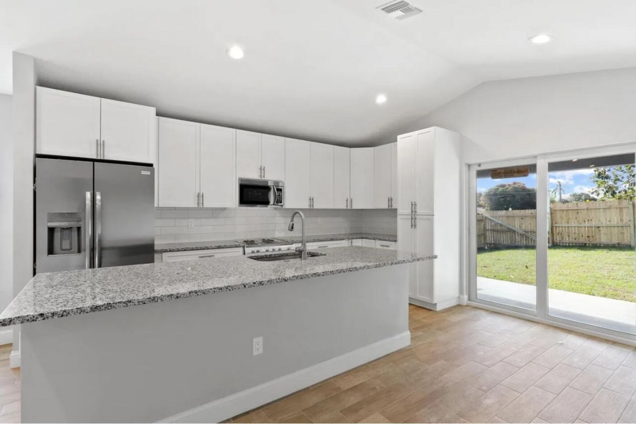 2213 Division Avenue, West Palm Beach, FL 33407 Photo