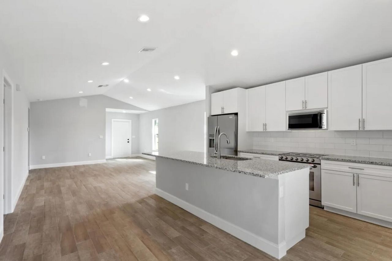 2213 Division Avenue, West Palm Beach, FL 33407 Photo