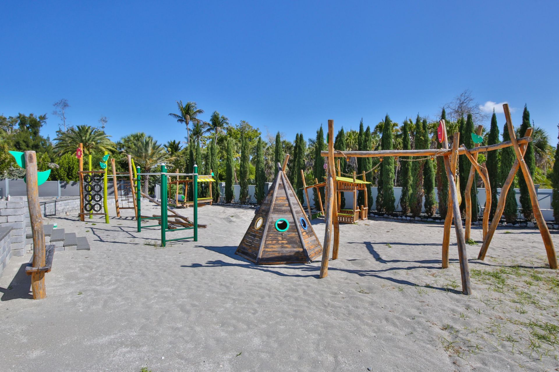 7816 Sanderling Road, Sarasota, FL 34242 Photo