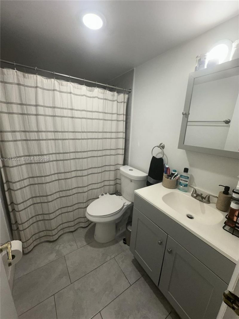 8233 Harding Ave , Unit 503, Miami Beach, FL 33141 Photo