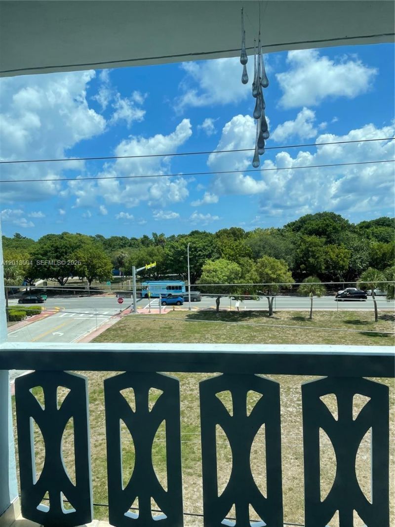 8233 Harding Ave , Unit 503, Miami Beach, FL 33141 Photo