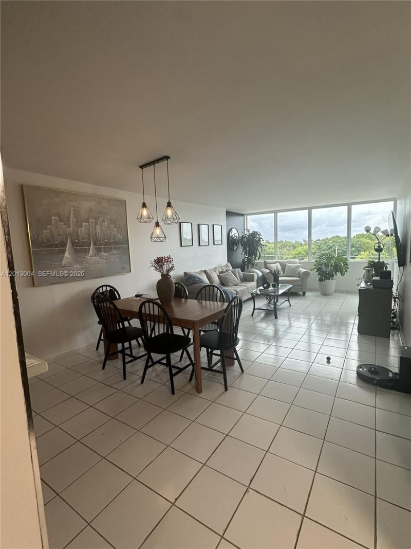 8233 Harding Ave , Unit 503, Miami Beach, FL 33141 Photo