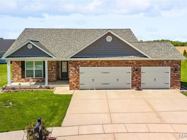 660 Willowbrook Way , O'Fallon, IL 62269