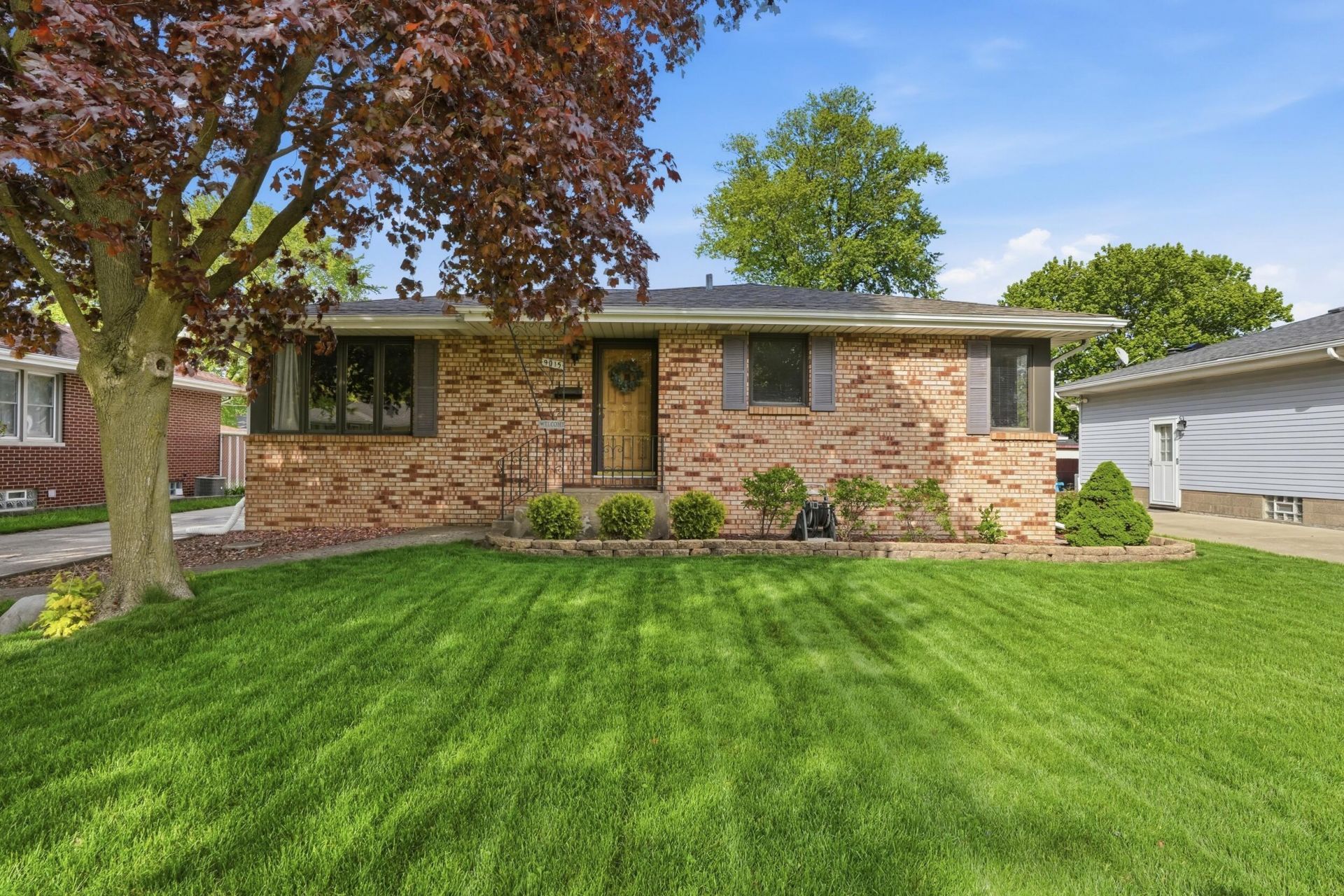 9015 O Day Drive, Highland, IN 46322 Main Photo