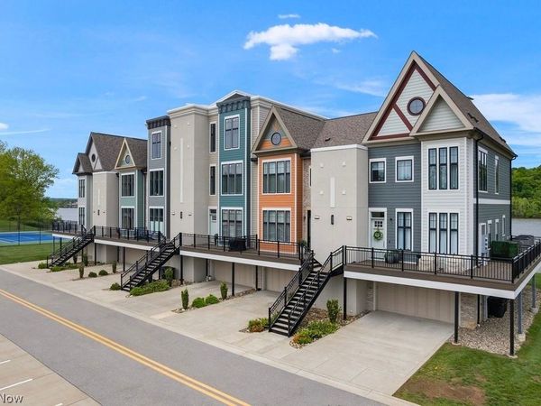 502 Harbor Drive, Williamstown, WV 26187