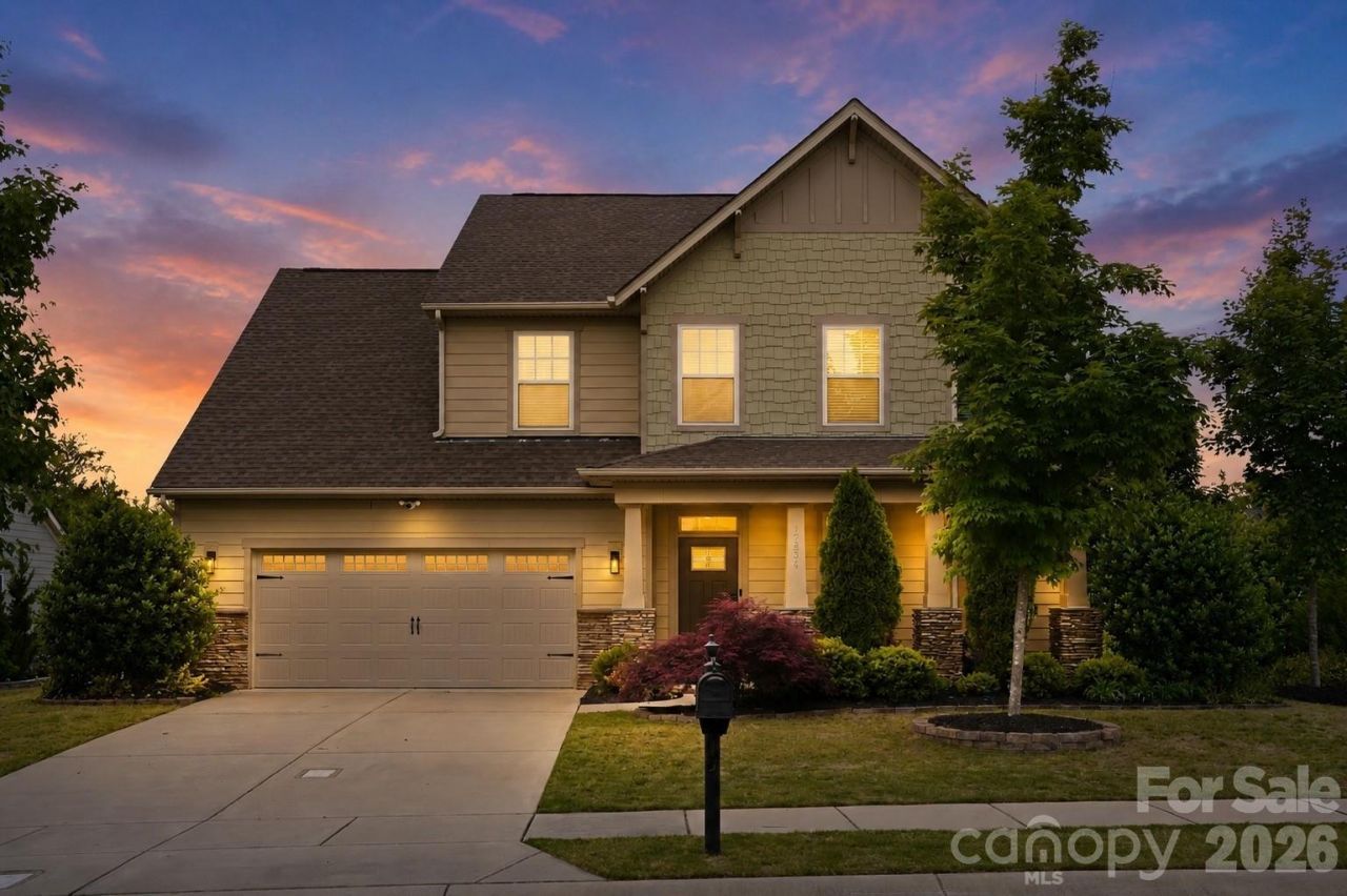 17504 Austins Creek Drive, Charlotte, NC 28278 Main Photo