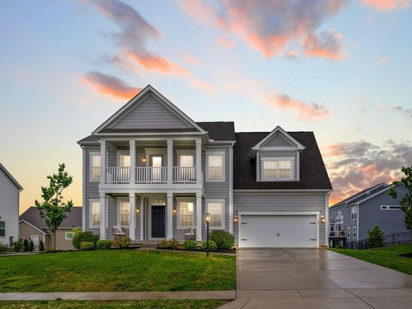 765 Avebury Drive , Pickerington, OH 43147