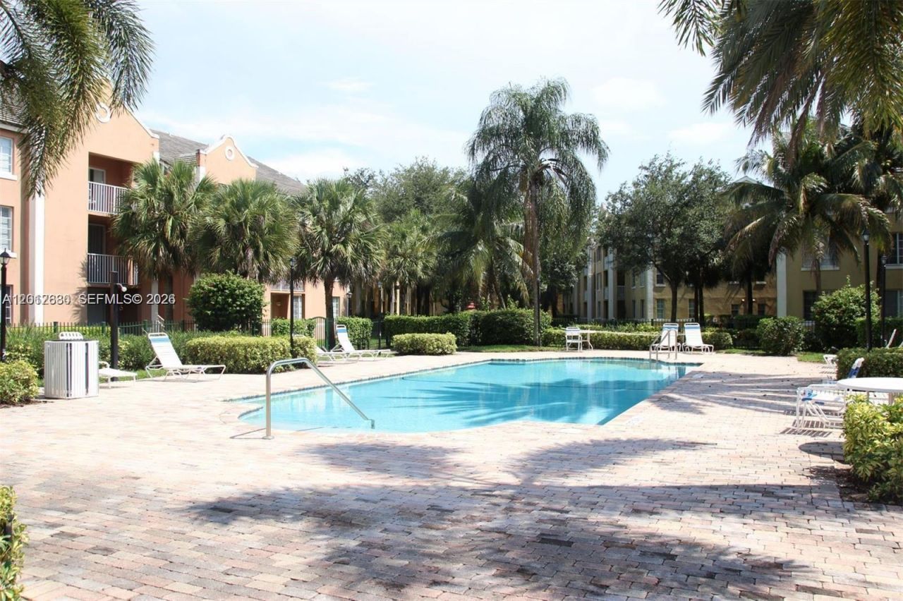 655 SW 111th Way , Unit 201, Pembroke Pines, FL 33025 Photo