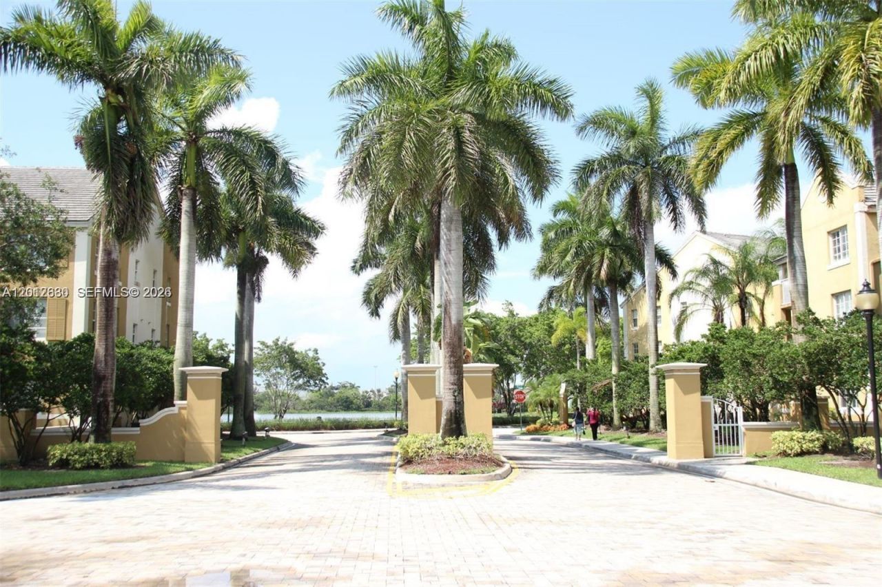 655 SW 111th Way , Unit 201, Pembroke Pines, FL 33025 Photo